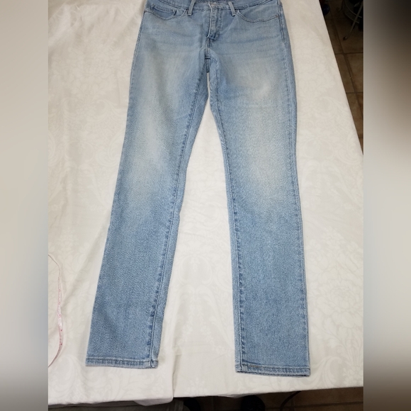 3 EUC Levi's skinny jeans size 30 - Picture 3 of 16